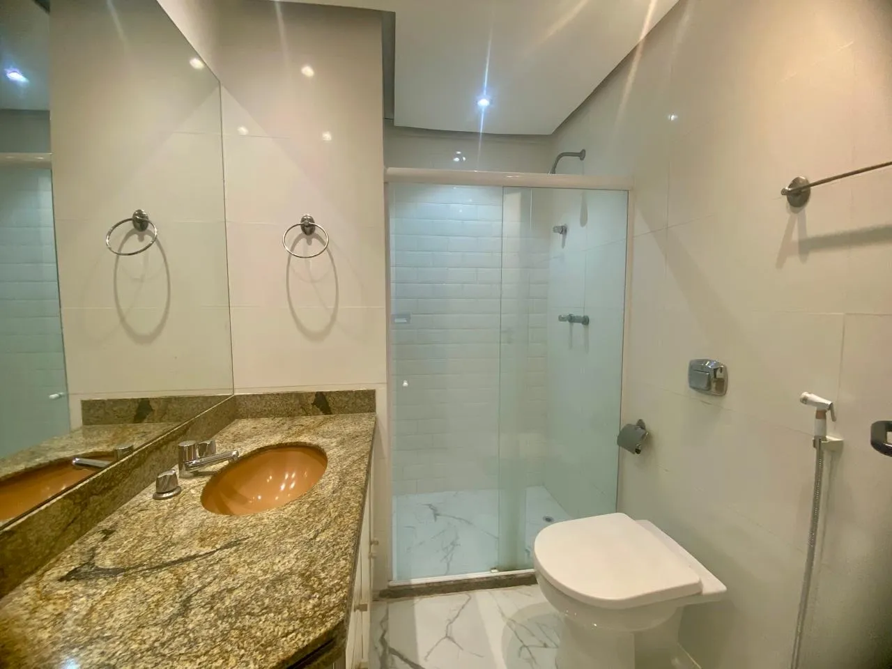 3-bedroom apartment with a balcony and 2 parking spaces — photo 14