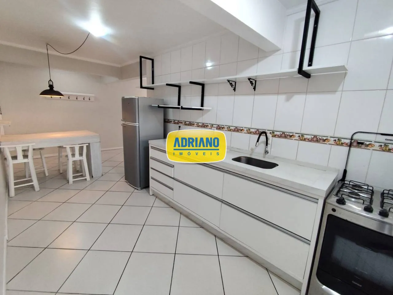 Квартира з 2 кімнатами та балконом і відкритою кухнею — photo 8