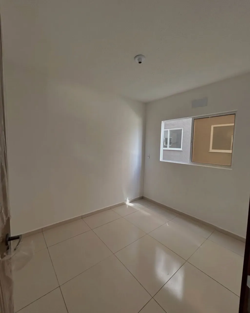 2-bedroom apartment in a building with a gym — photo 8