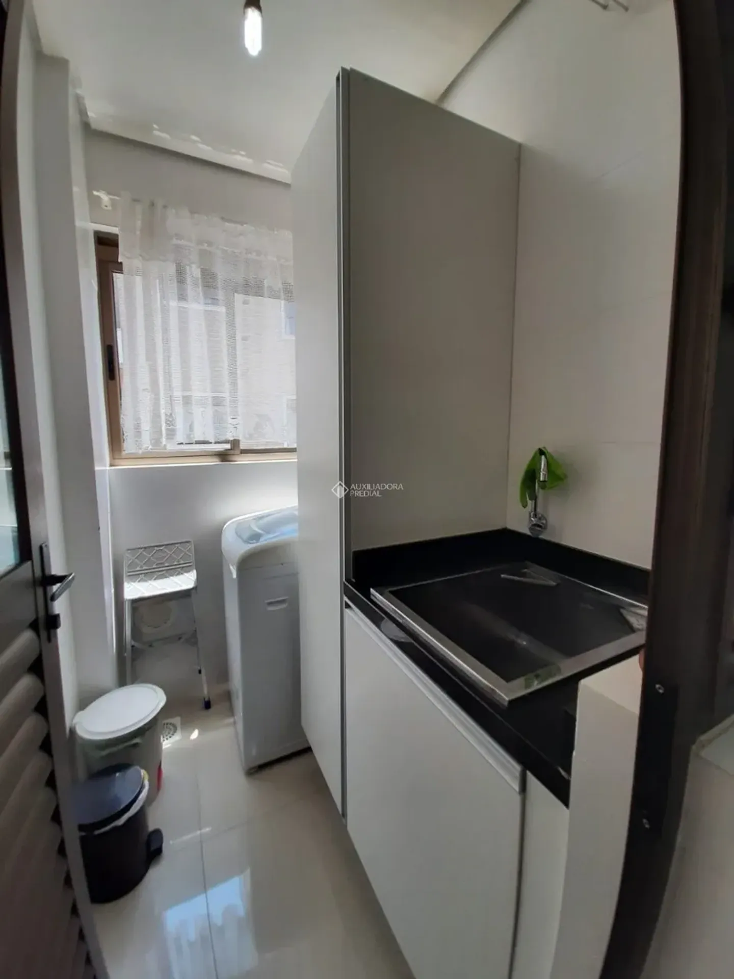Apartment on the 3rd floor with a grill on the balcony — photo 10