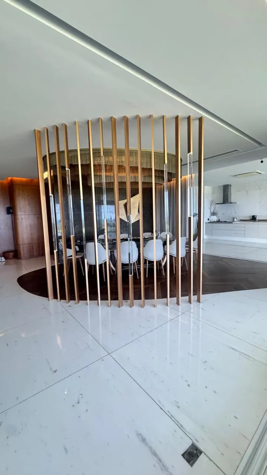 Квартира 650 м² з 4 спальнями з ванними та приватним садом — photo 17
