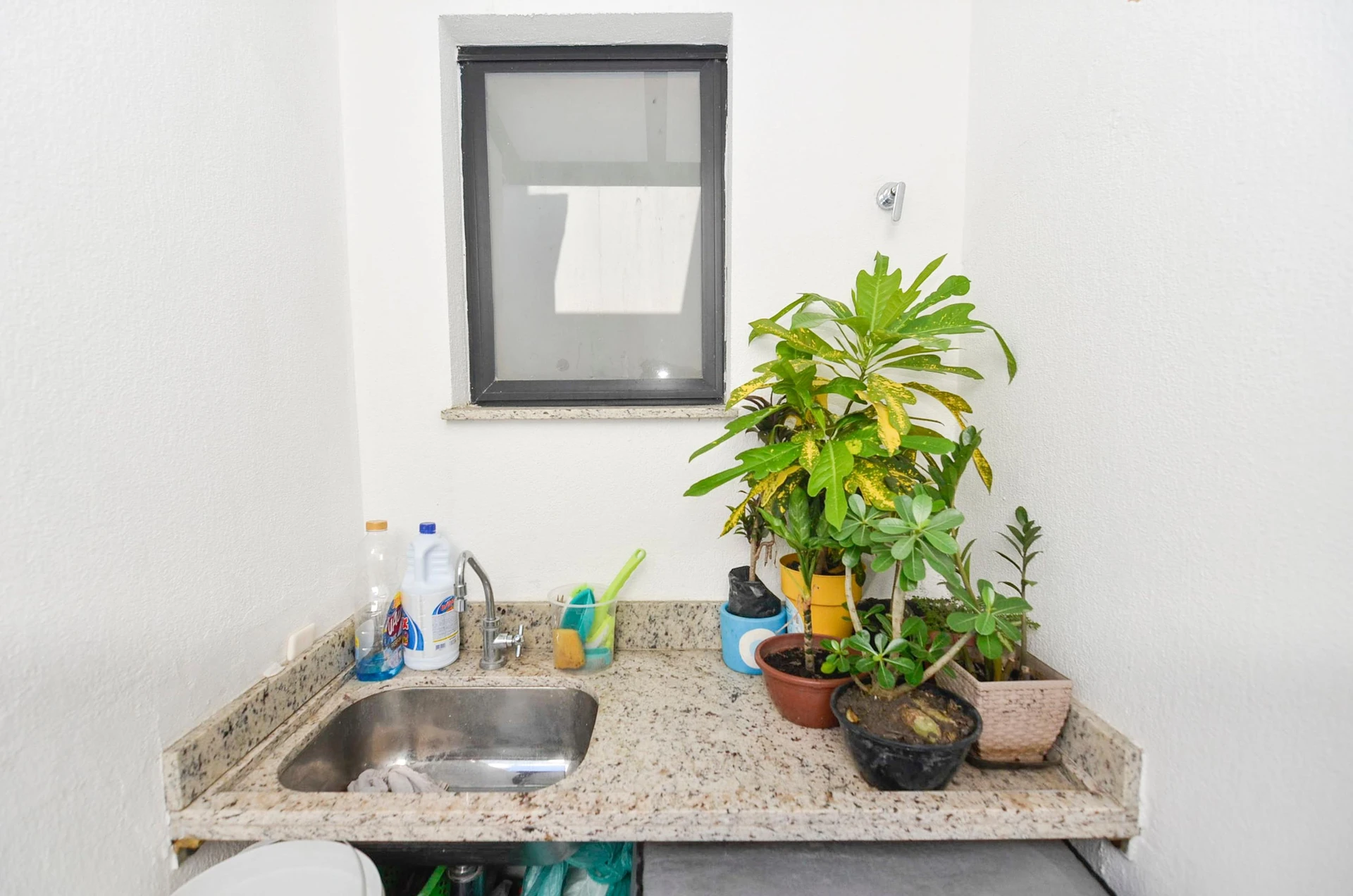 Furnished 3-bedroom apartment with balcony and BBQ grill — photo 70