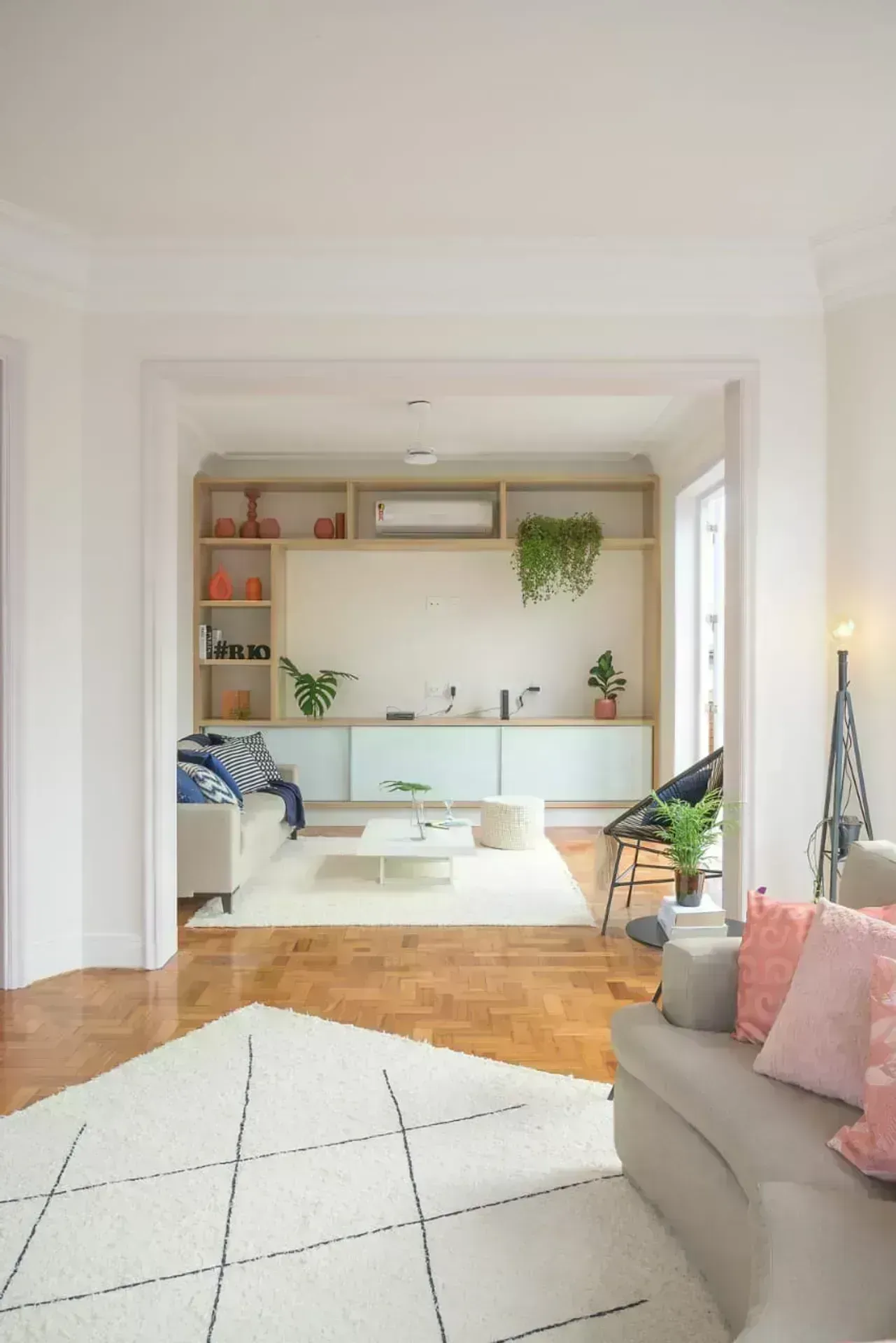 Unfurnished apartment with 4 bedrooms and 260 m² — photo 21