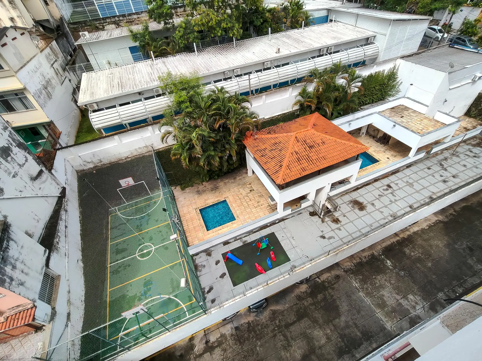 Mountain view in a 3-bedroom apartment, 200 m² — photo 42