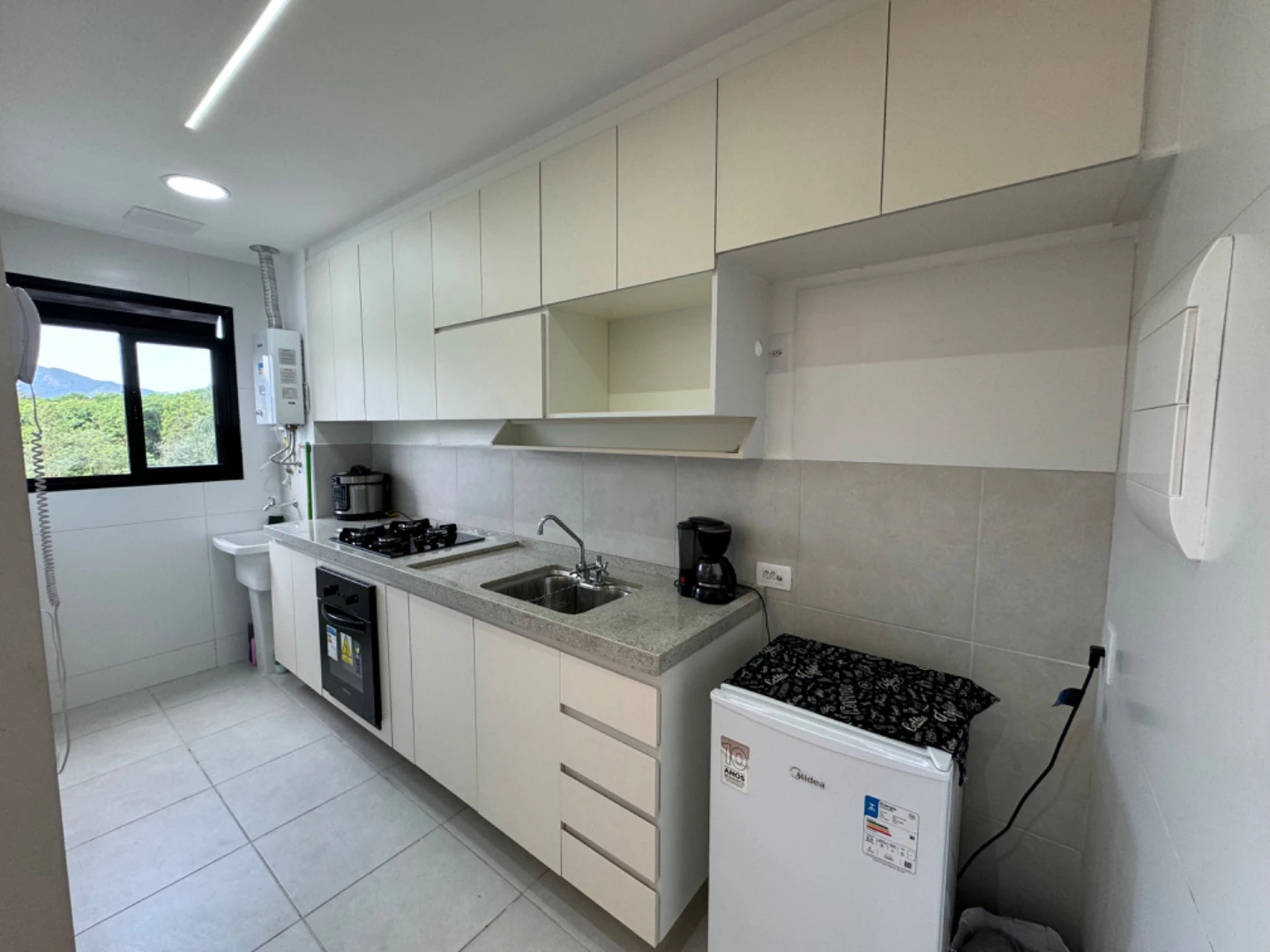 Mountain view in a 2-bedroom apartment, 42 m² — photo 2