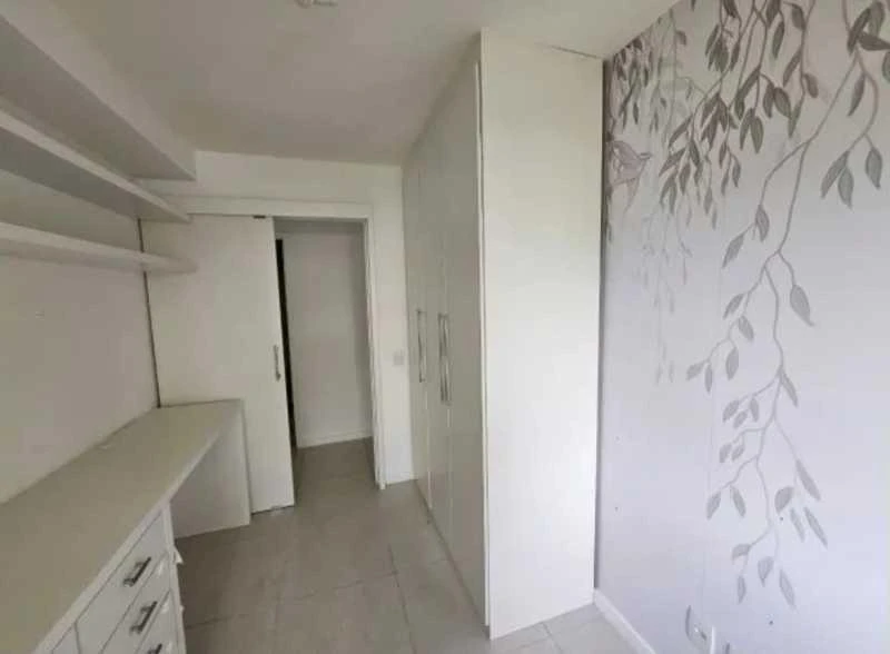 Apartment with 2 bedrooms and glass-enclosed balcony — photo 10