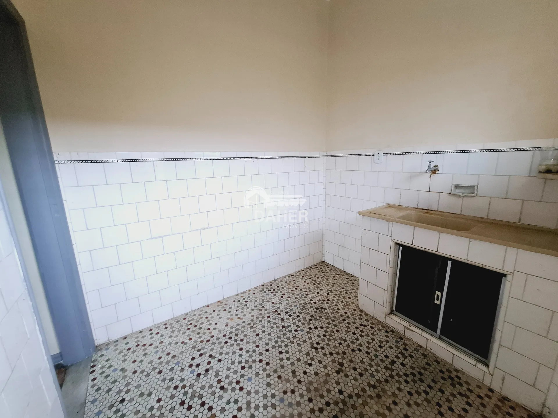 2-bedroom 40 m² apartment with electric shower — photo 8