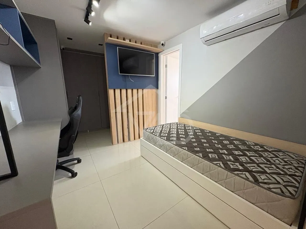 House with 3 suites, pool, 300 m² and 2 parking spots — photo 23
