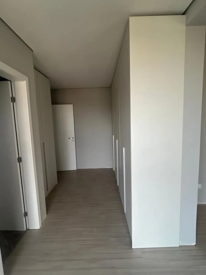 Furnished apartment, 160 m², with floor-to-ceiling windows — photo 8