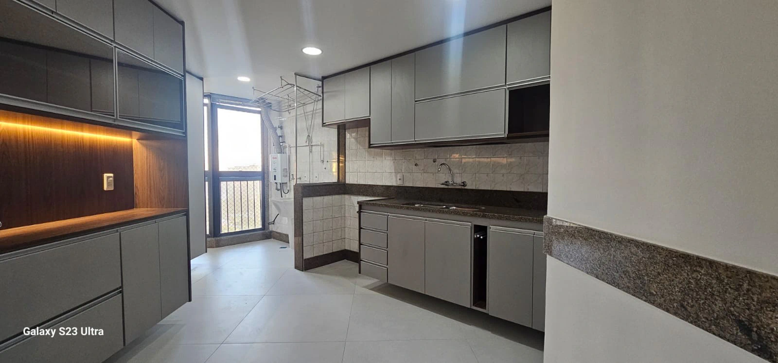200 m² duplex penthouse on the 20th floor with 3 suites — photo 17
