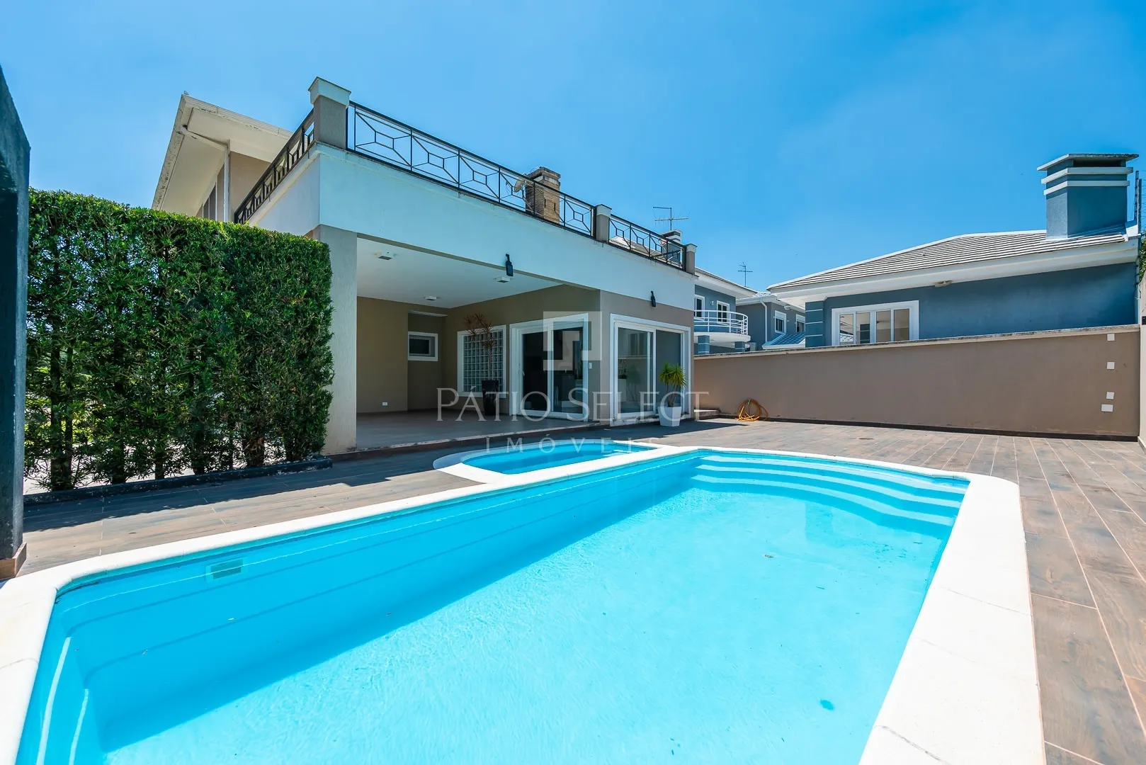 Furnished house, 305 m², with a bathtub