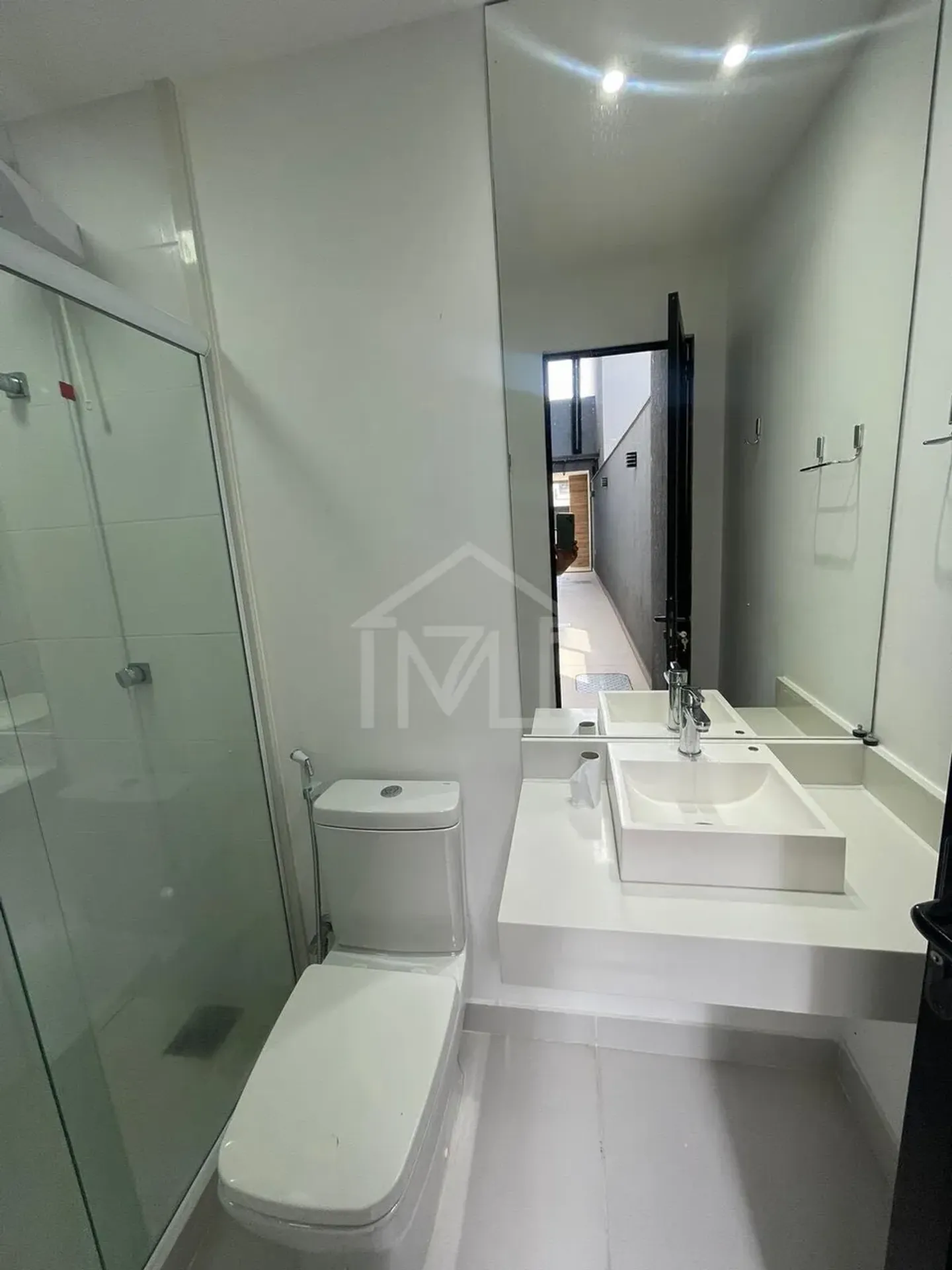 Casa com 5 suítes e cozinha integrada, com 330 m² — photo 24