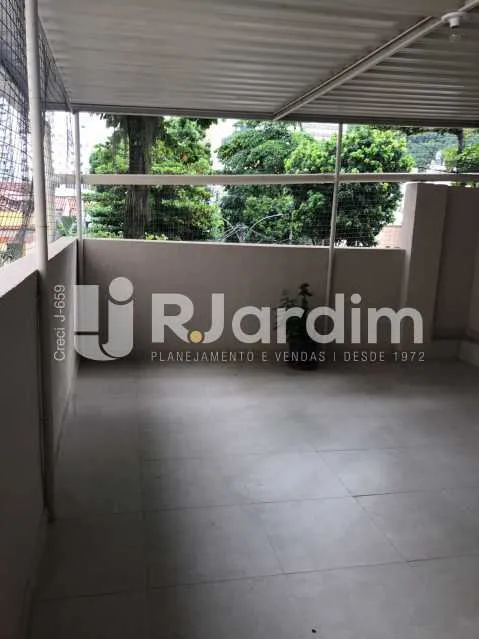 337 m² village house with 4 bedrooms and 5 bathrooms — photo 4