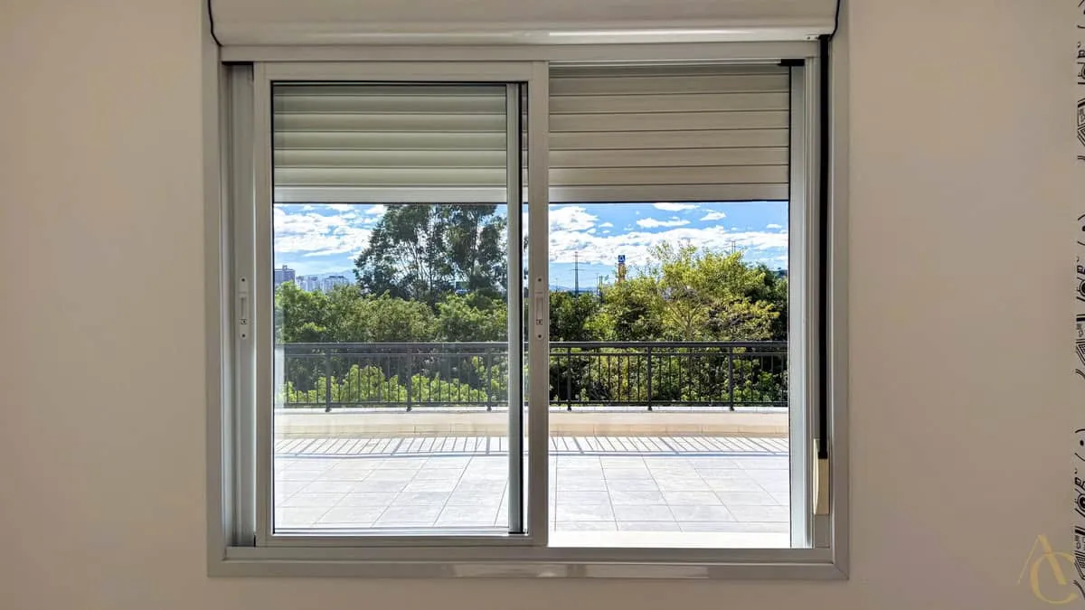 Unfurnished apartment with 3 bedrooms and balcony grill — photo 18