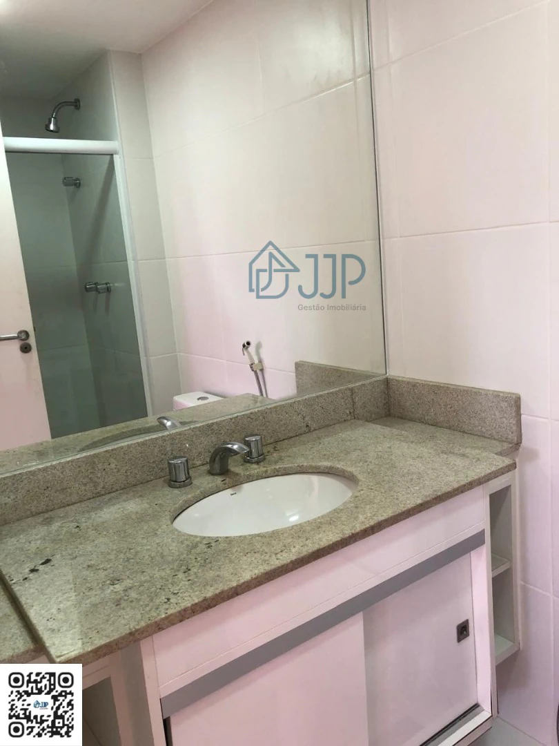 2-bedroom apartment with AC, one en-suite bathroom — photo 24