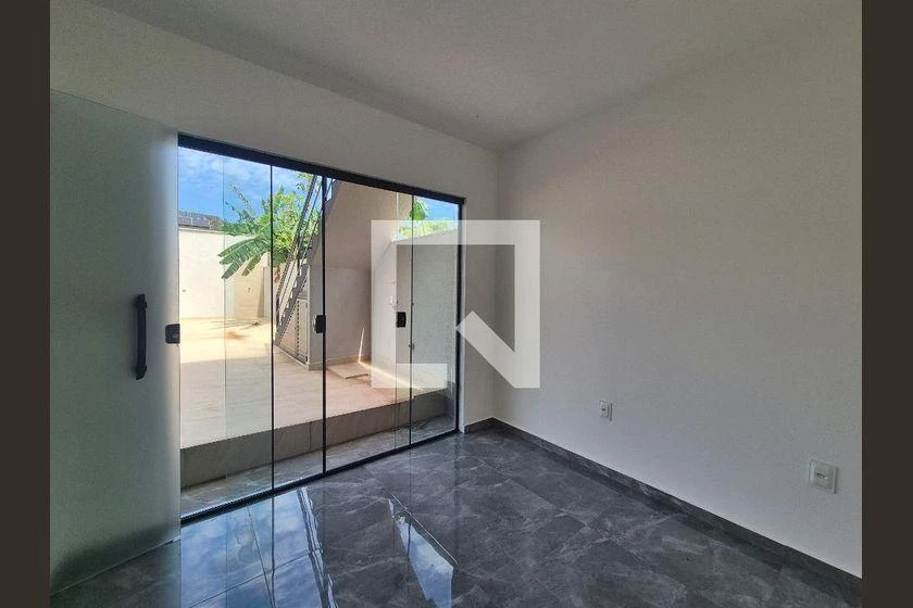House, 400 m², with a washing machine — photo 20
