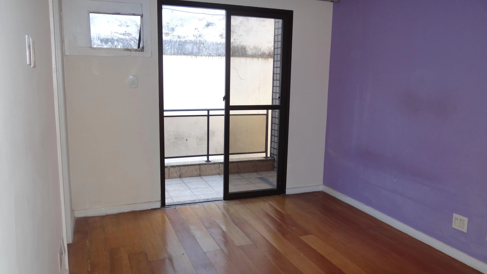 Apartamento sin amueblar con 3 dormitorios y balcón — photo 53