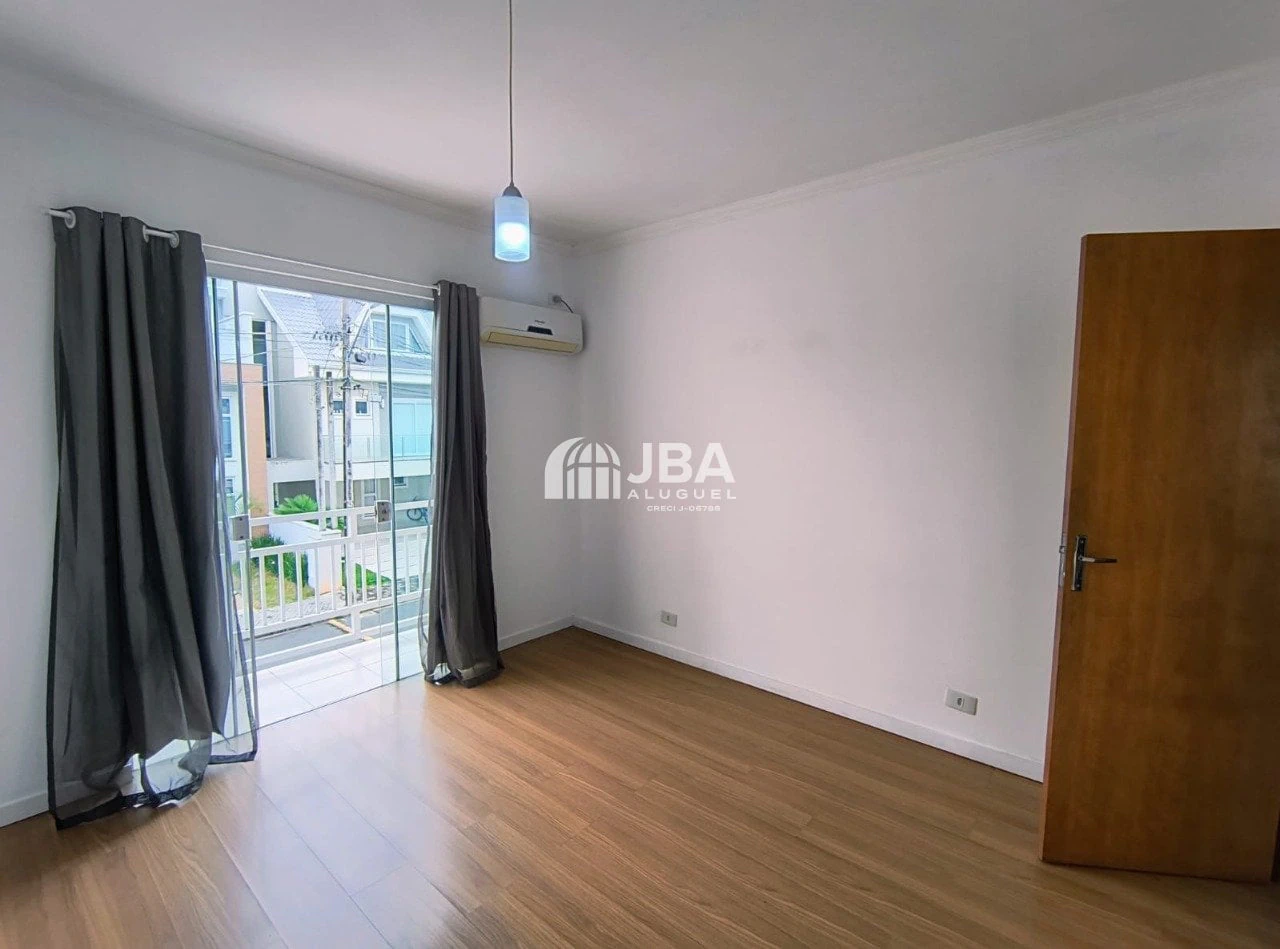 3-bedroom house with a garden in Curitiba