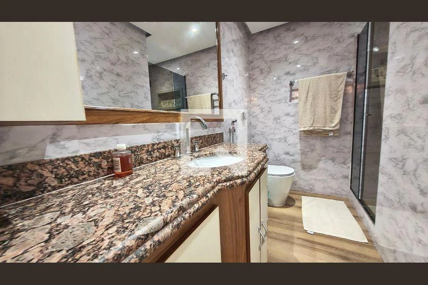 Washing machine in a 4-bedroom apartment, 205 m² — photo 22