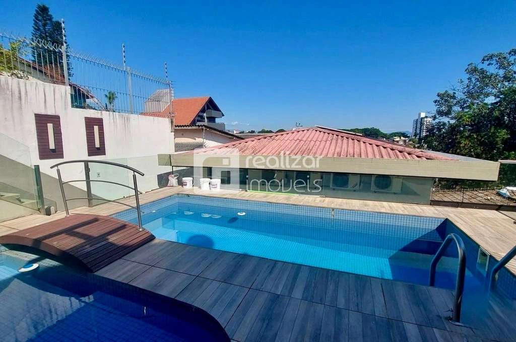 House with 4 bedrooms and 413 m² plus 2 parking spots — photo 4