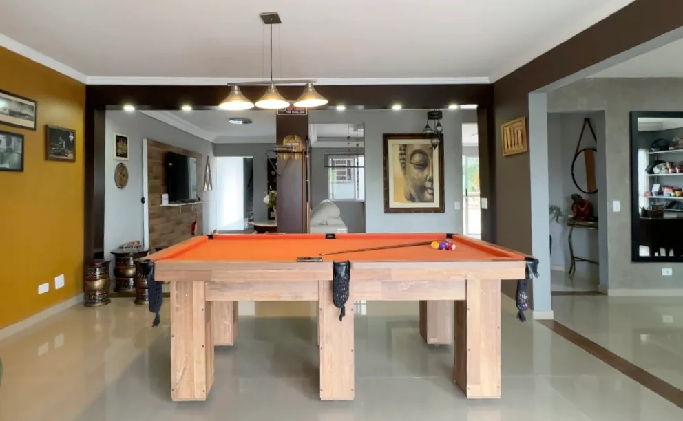 Furnished home with open-plan kitchen and 3 bedrooms — photo 4