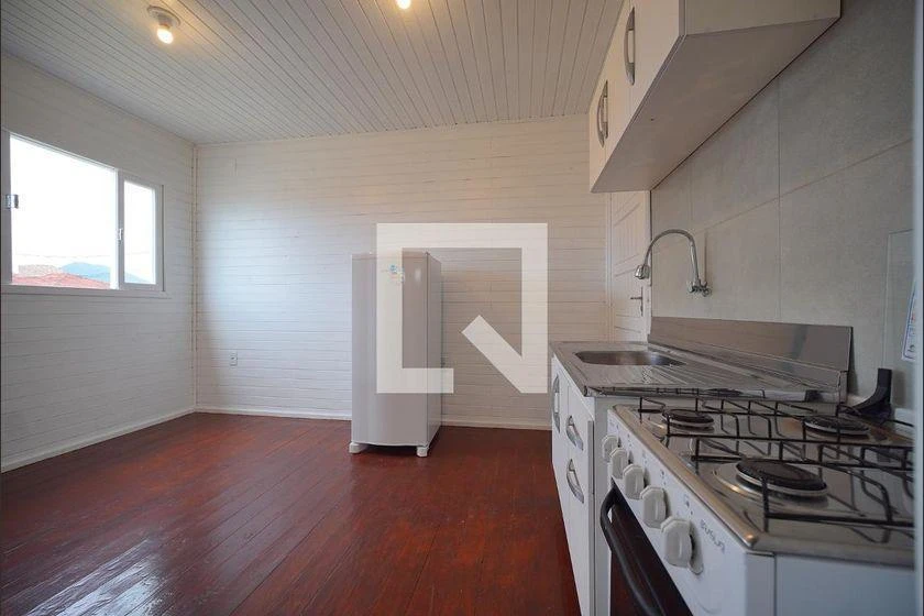 House, 24 m², with wood or laminate floors — photo 9
