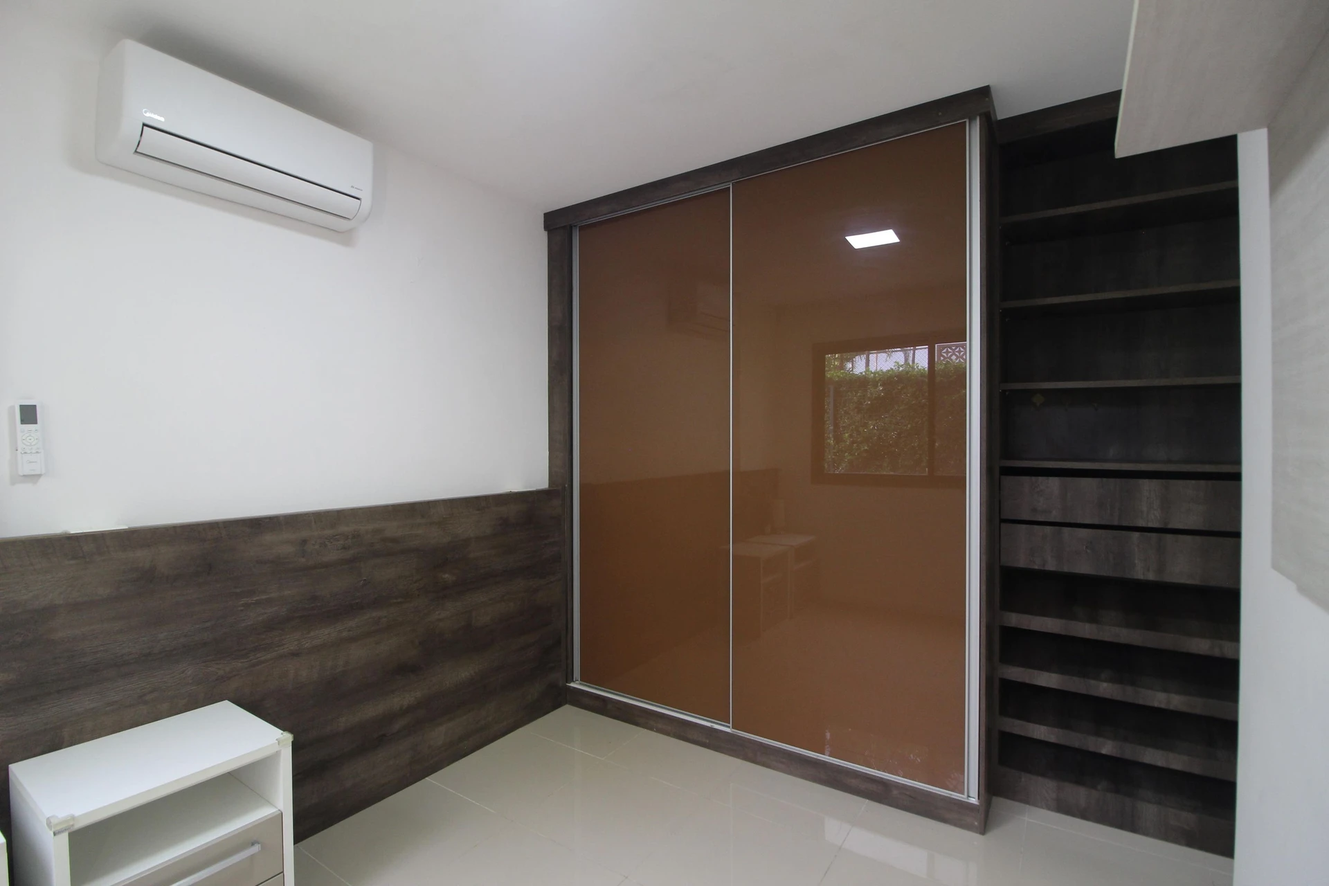 Walk-in closet in a 3-bedroom apartment, 120 m² — photo 11