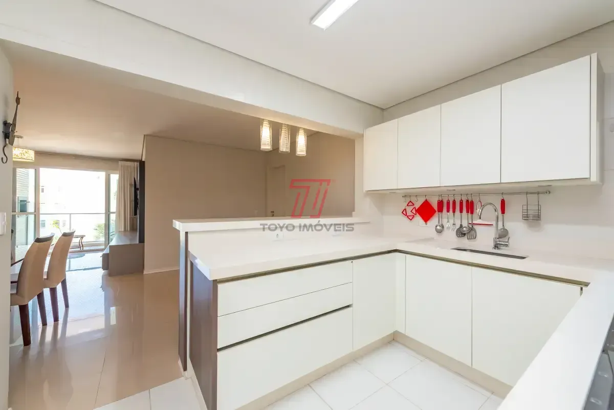 3-bedroom apartment with 197 m², 2 parking spots and balcony — photo 18
