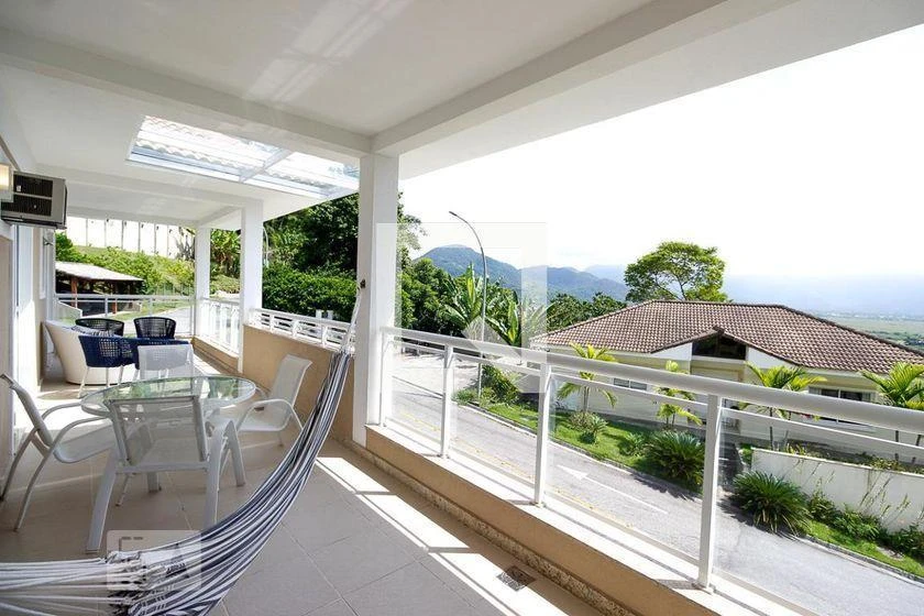 House for rent with 4 en-suite bedrooms and 450 m² — photo 44