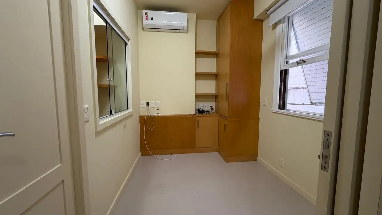 96 m² apartment with a walk-in closet and a home office — photo 13
