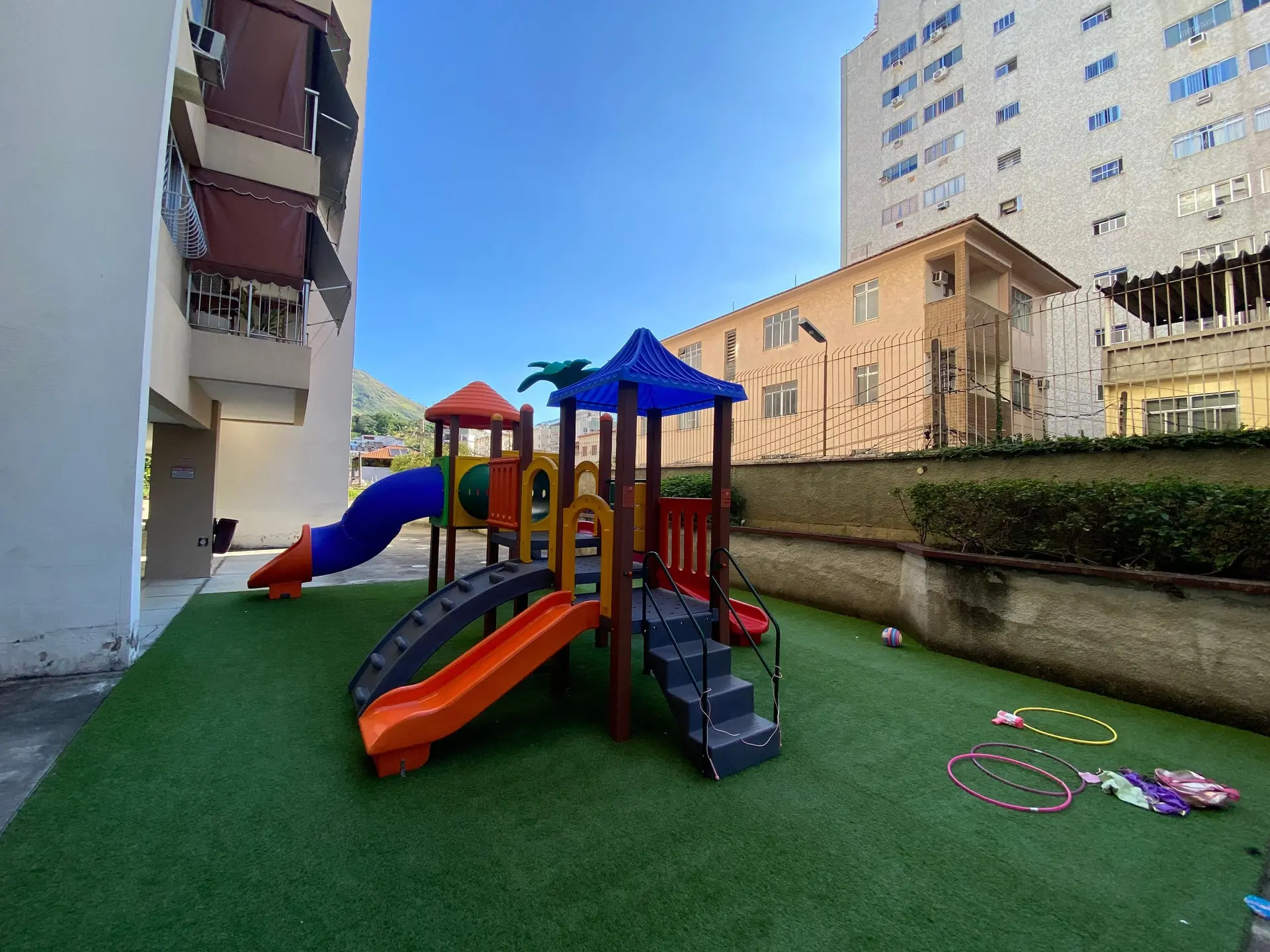 Орендна квартира з 3 спальнями та балконом — photo 40