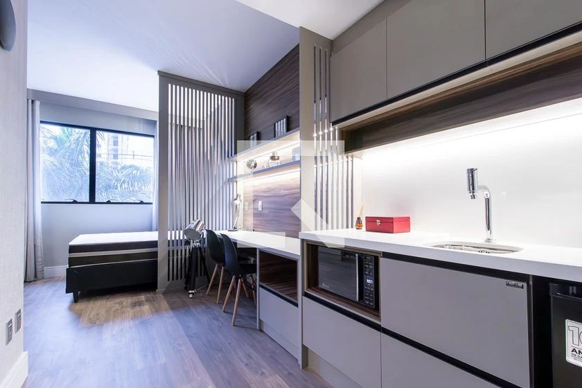 Studio de 1 quarto com box de vidro no banheiro — photo 5