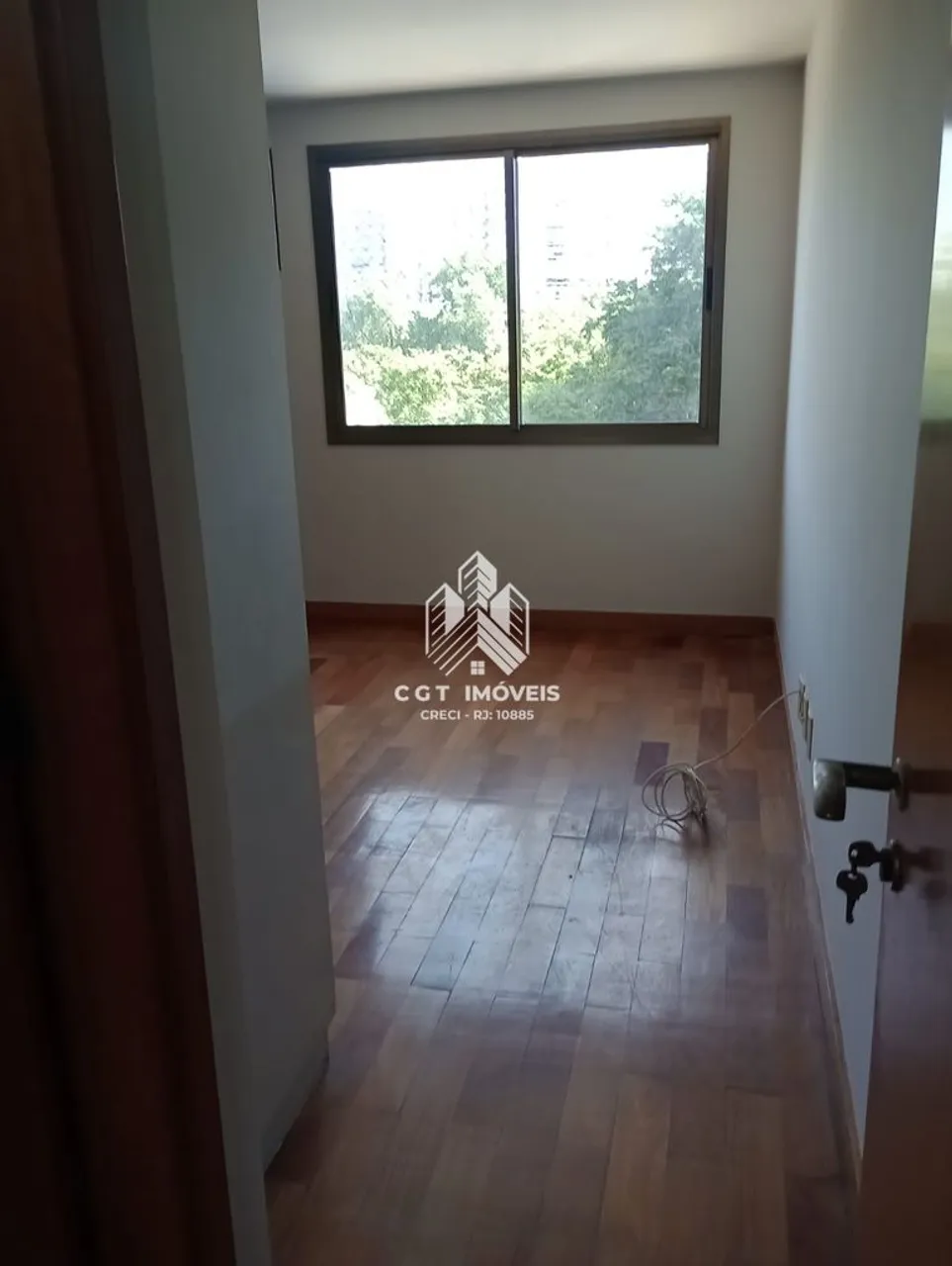 4-bedroom apartment with built-in wardrobes — photo 5
