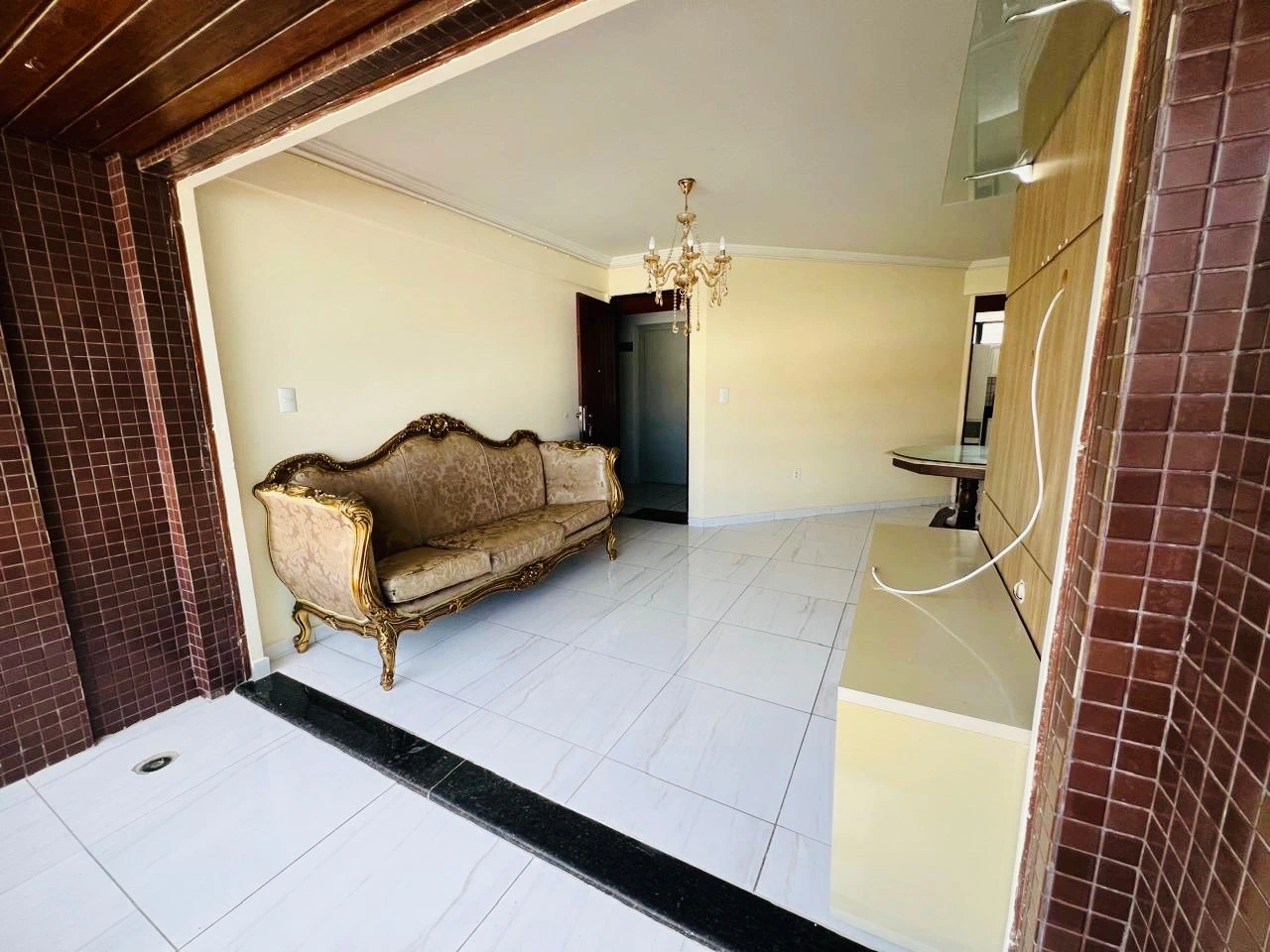 Apartment, 103 m², with a glass-enclosed balcony