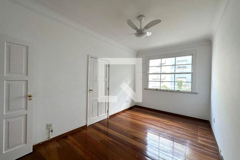 4-bedroom rental apartment with 225 m² and parking — photo 35