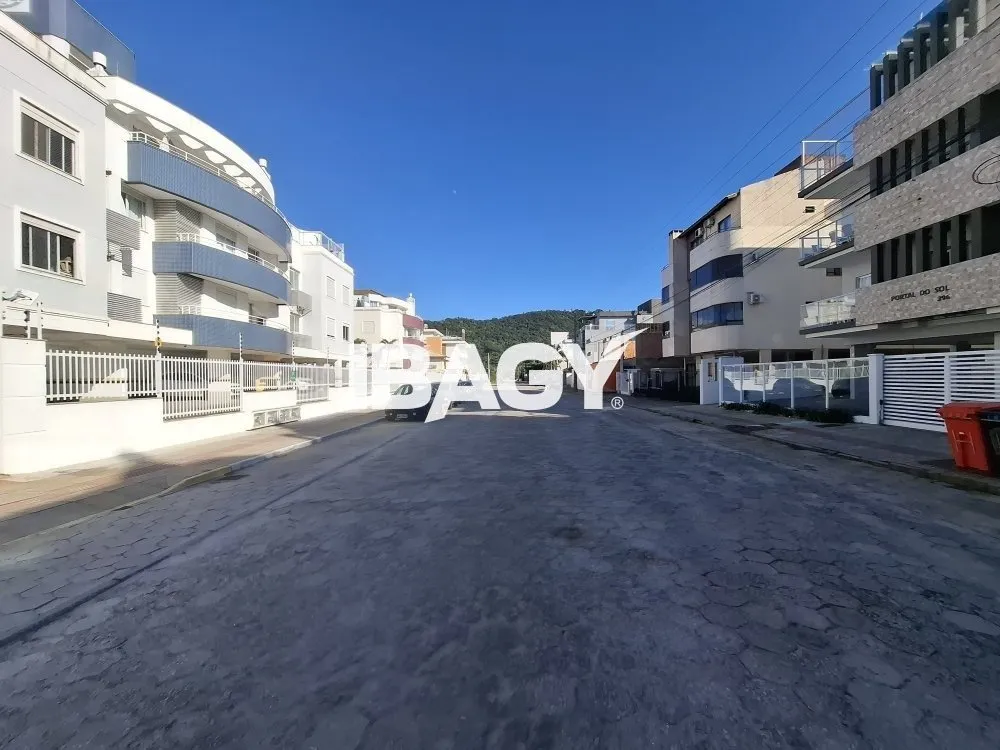 Apartamento mobiliado com 3 dormitórios e sacada envidraçada — photo 19