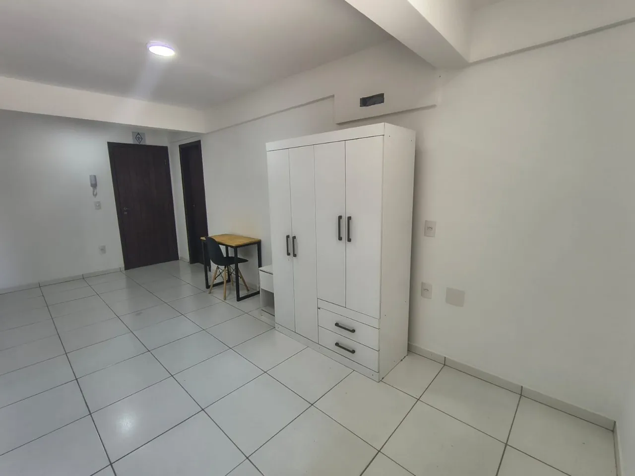 Estudio amueblado de 1 dormitorio con chimenea y 25 m² — photo 15