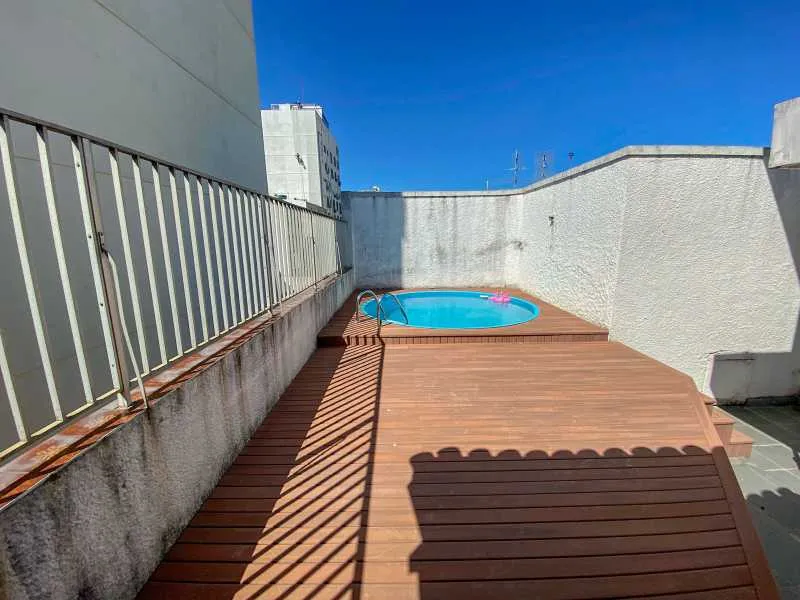 Triplex penthouse with 4 bedrooms and a balcony — photo 28