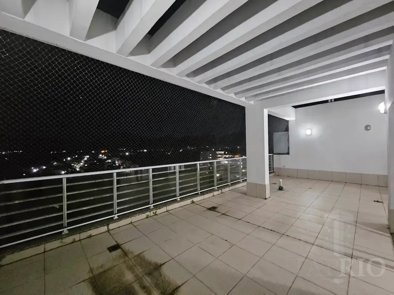 Furnished penthouse with 3 bedrooms and 3 baths — photo 20