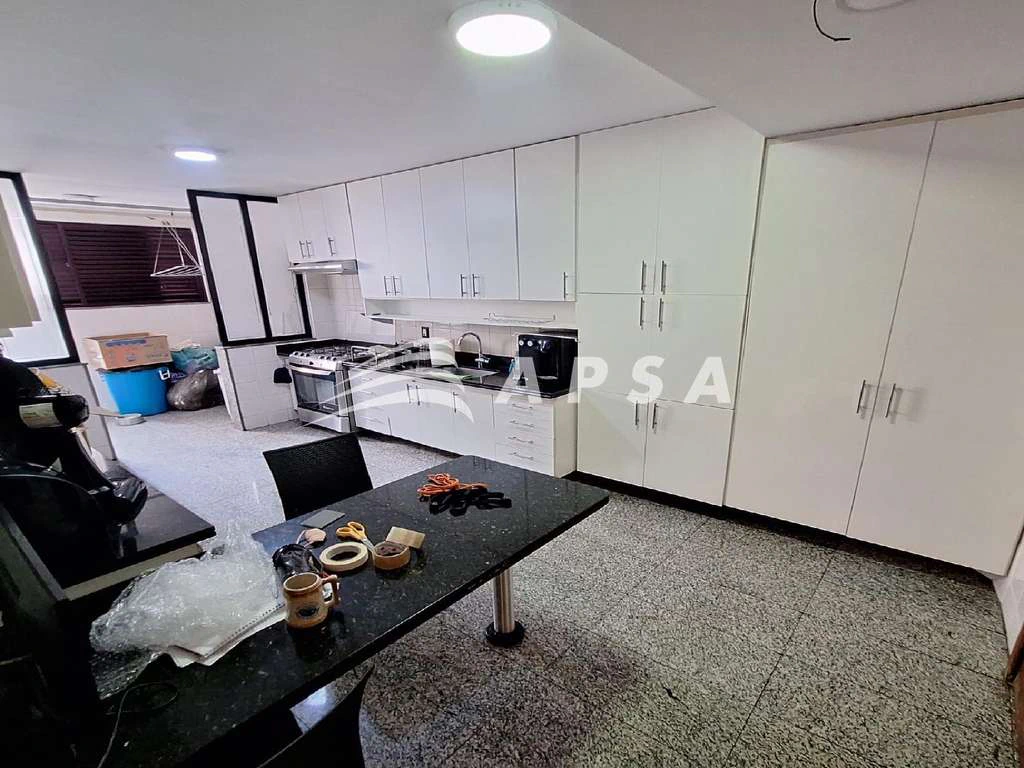 Furnished apartment with 3 bedrooms and 2 en-suites — photo 3