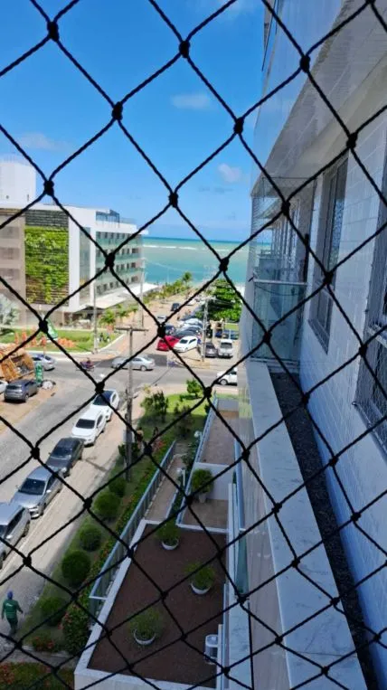 Top-floor apartment with balcony and 2 bedrooms