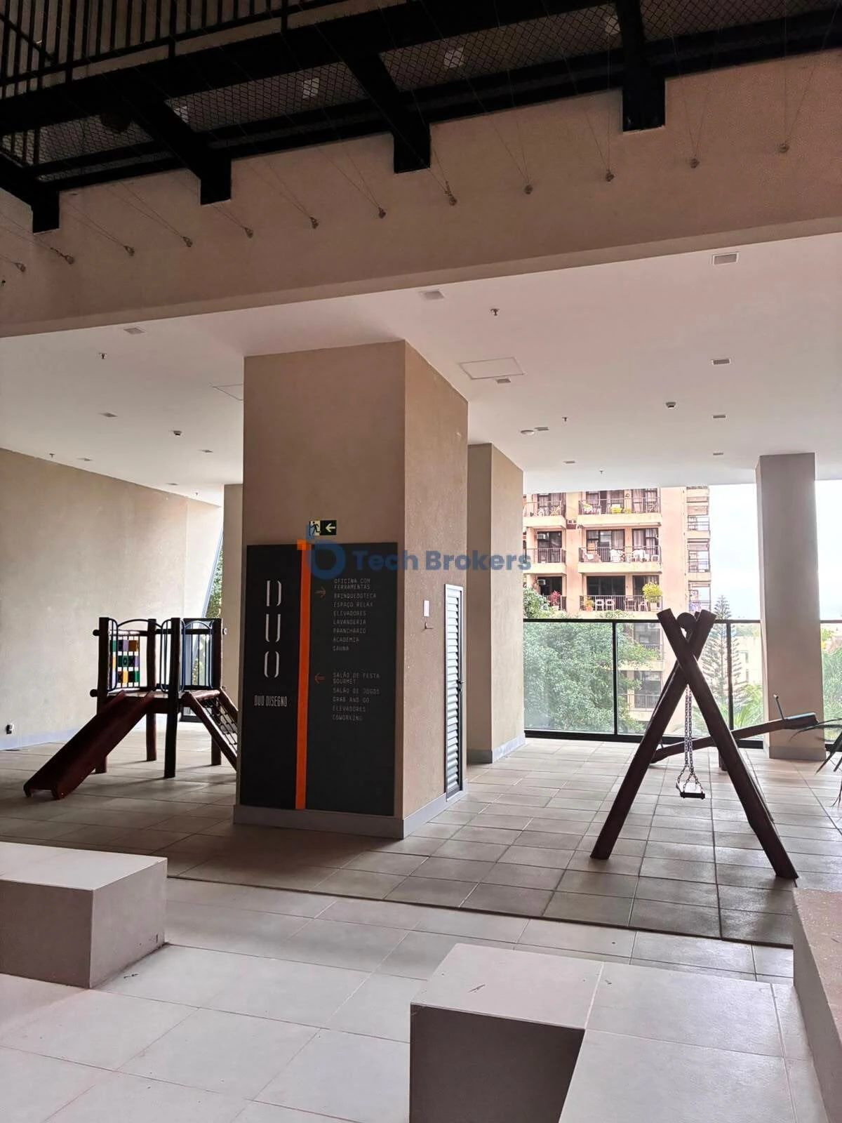 2-bedroom apartment with a glass-enclosed balcony — photo 11