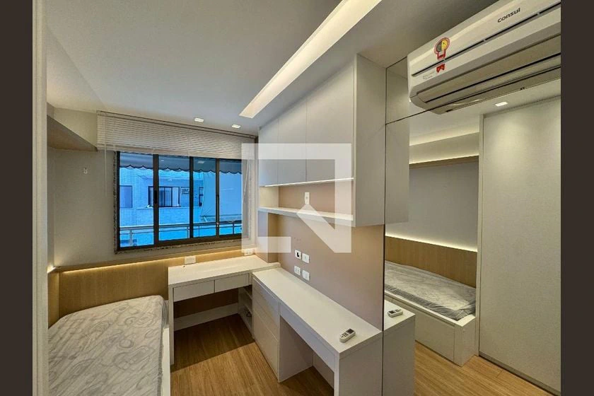 Floor-to-ceiling windows in a 3-bedroom apartment, 90 m² — photo 17