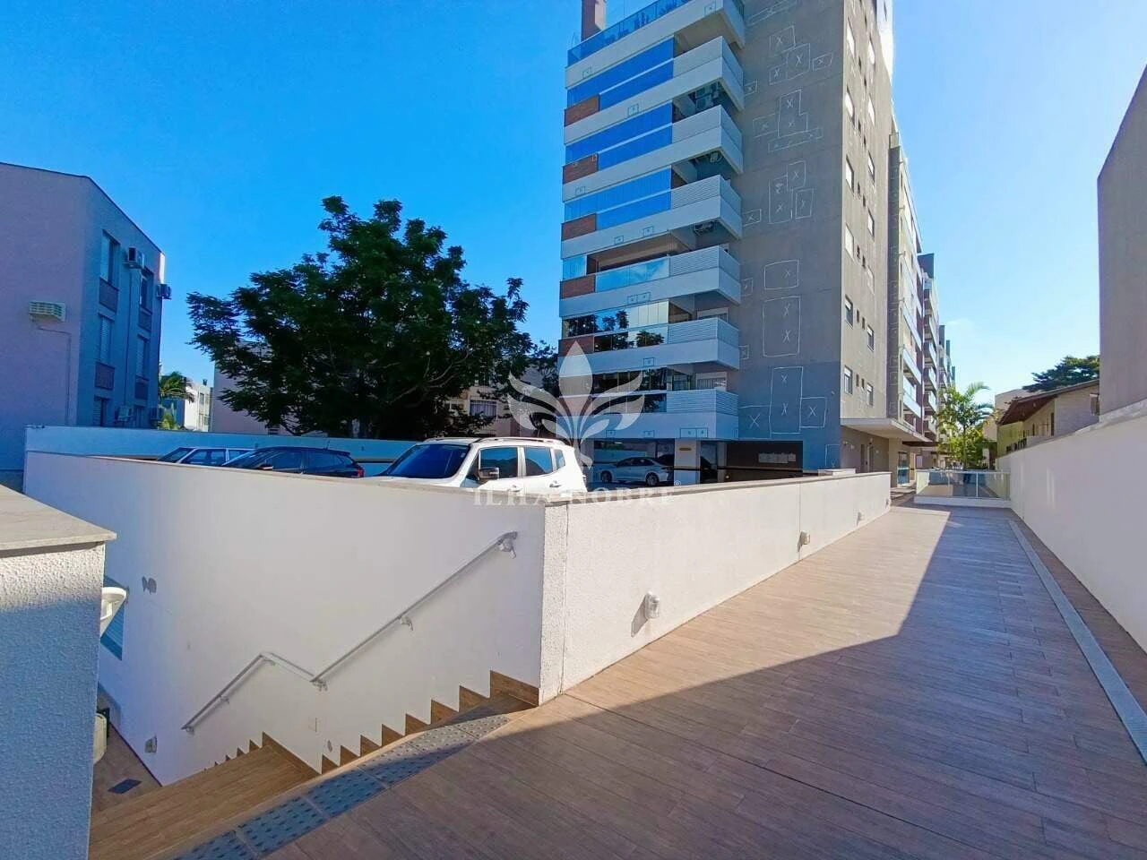 2-bedroom apartment with a private BBQ — photo 15