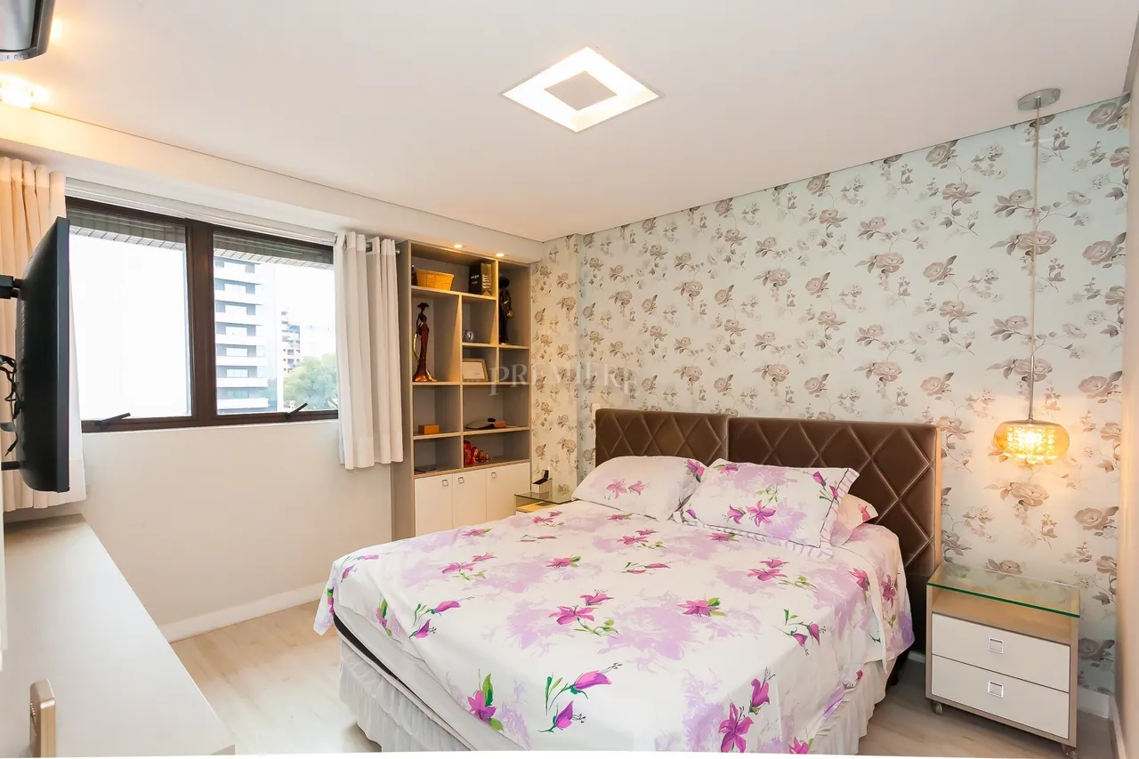 3-bedroom 180 m² apartment with 2 parking spots and garden — photo 19