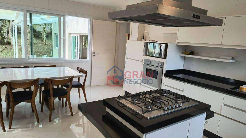 House with 5 bedrooms, 3 en-suites and open kitchen — photo 2
