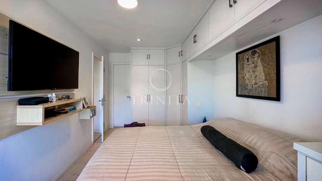 Furnished penthouse with 4 bedrooms, 200 m² and 3 parking — photo 27
