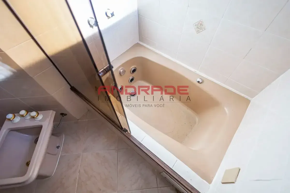 Unfurnished 3-bedroom apartment with 118 m² — photo 59