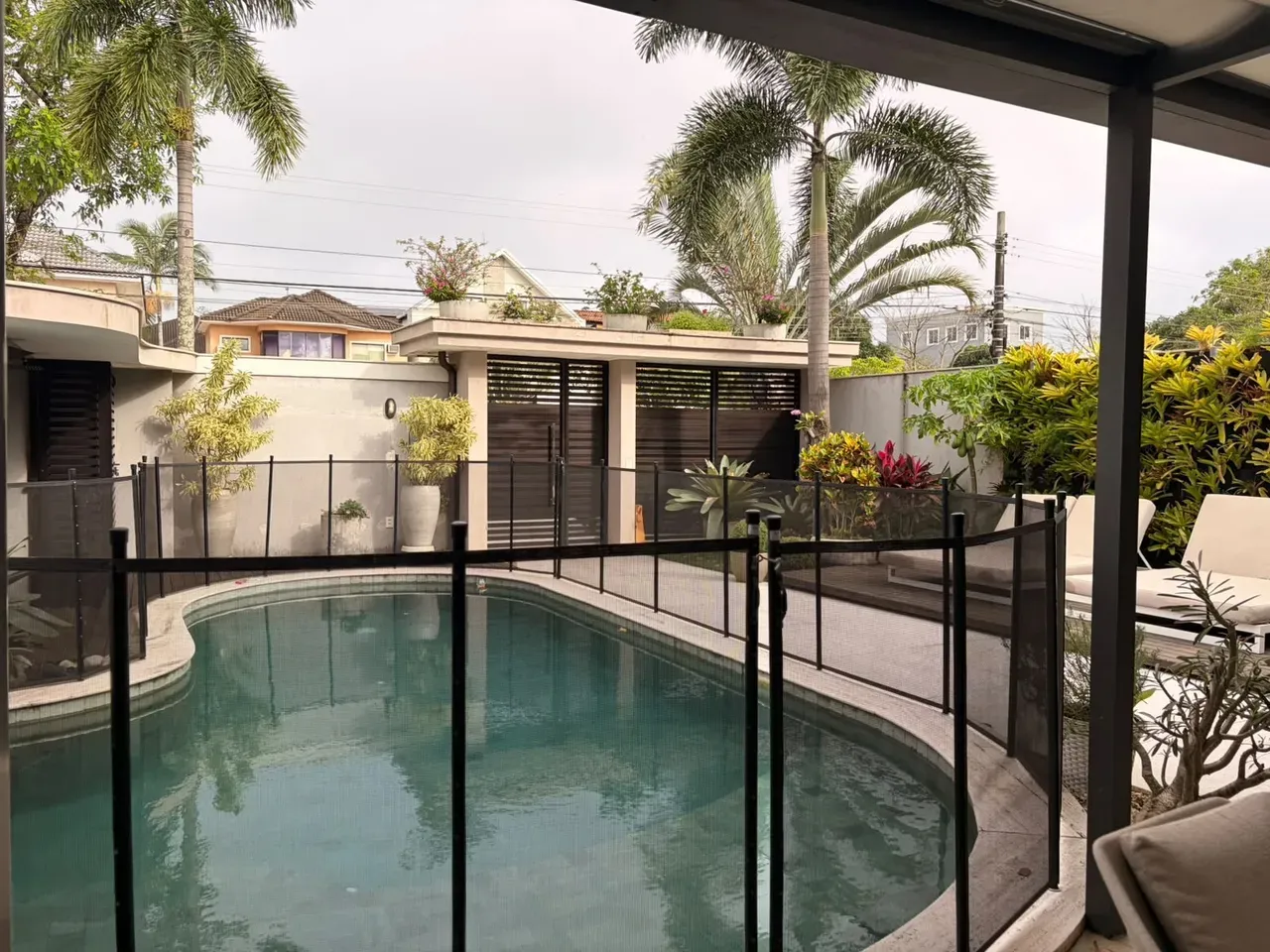 373 m² house with a home office and a grill on the balcony — photo 26