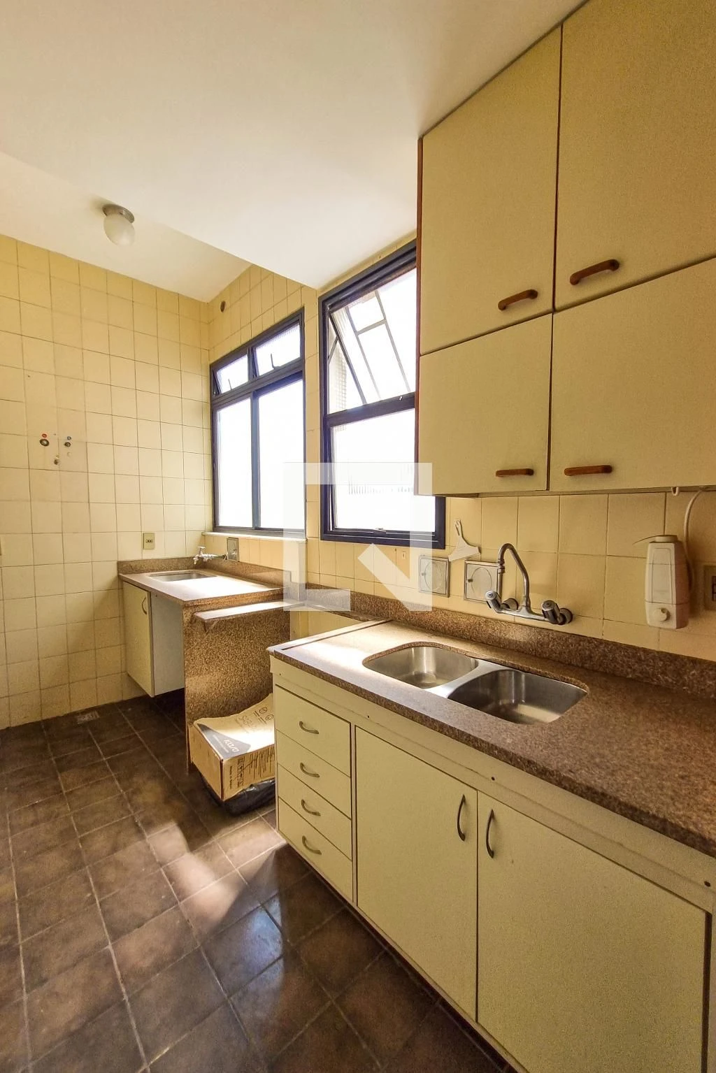 Home office in a 5-bedroom apartment, 127 m² — photo 35